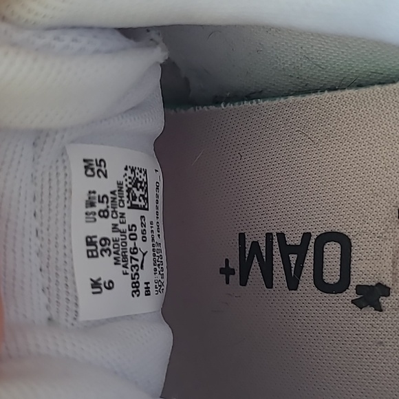 Puma Sneakers Size 8.5 - Picture 10 of 10